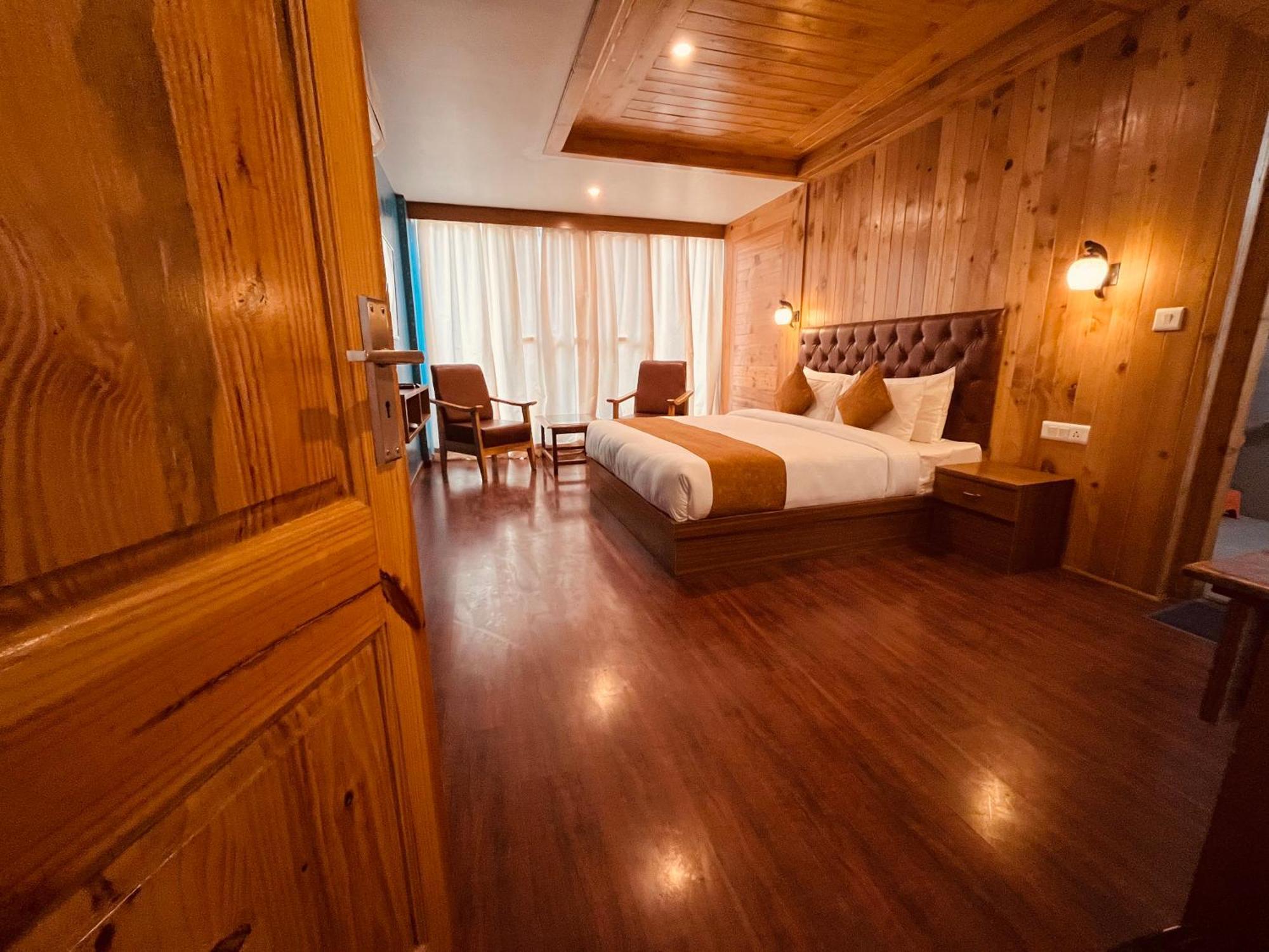 Tata Vista Resort Mall Road Manali - Centrally Heated & Air Cooled Esterno foto