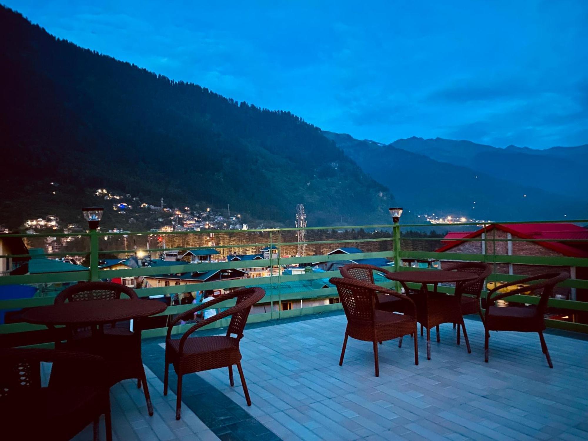 Tata Vista Resort Mall Road Manali - Centrally Heated & Air Cooled Esterno foto